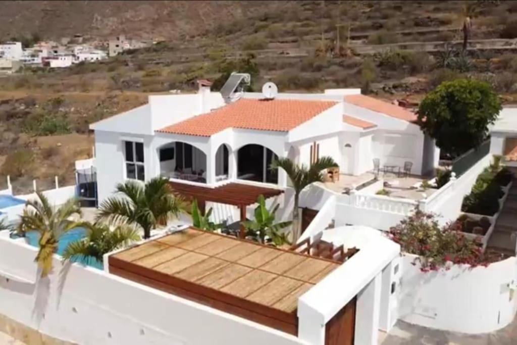 ארונה Gezellige Villa Met Prachtig Zicht En Zwembad מראה חיצוני תמונה