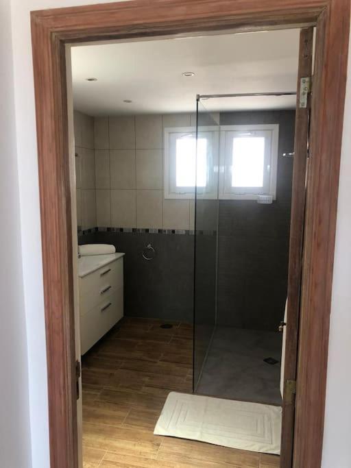 ארונה Gezellige Villa Met Prachtig Zicht En Zwembad מראה חיצוני תמונה