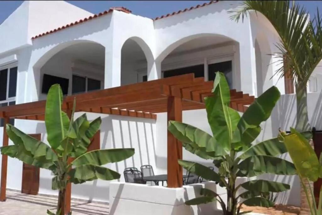 ארונה Gezellige Villa Met Prachtig Zicht En Zwembad מראה חיצוני תמונה