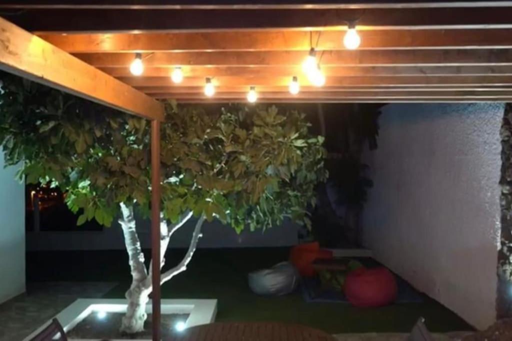ארונה Gezellige Villa Met Prachtig Zicht En Zwembad מראה חיצוני תמונה