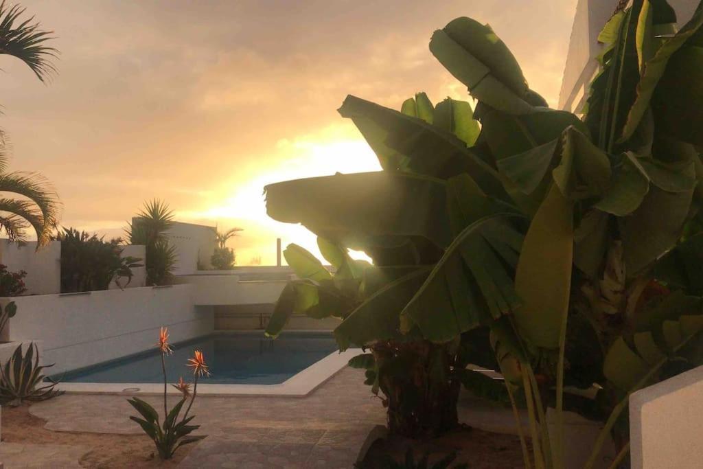 ארונה Gezellige Villa Met Prachtig Zicht En Zwembad מראה חיצוני תמונה