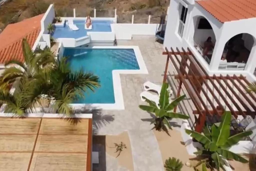 ארונה Gezellige Villa Met Prachtig Zicht En Zwembad מראה חיצוני תמונה