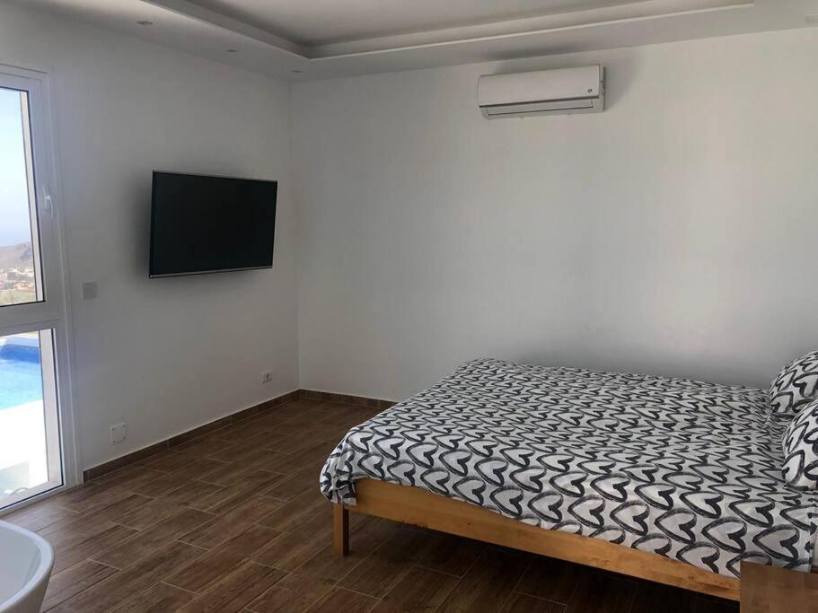 ארונה Gezellige Villa Met Prachtig Zicht En Zwembad מראה חיצוני תמונה